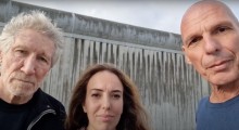Selfie from Yanis Varoufakis in front of the prison