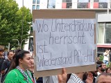 Teilnehmer mit Plakat, Stuttgart, 27.07.2025