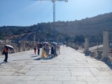 Weg zum Amphiteater von Ephesus, Freilichtmuseum bei Selcuk, Türkei, 08.09.2025. Foto: Sergej Perelman