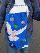 Demonstrantin, Stuttgart, 03.10.2025. Foto: Sergej Perelman